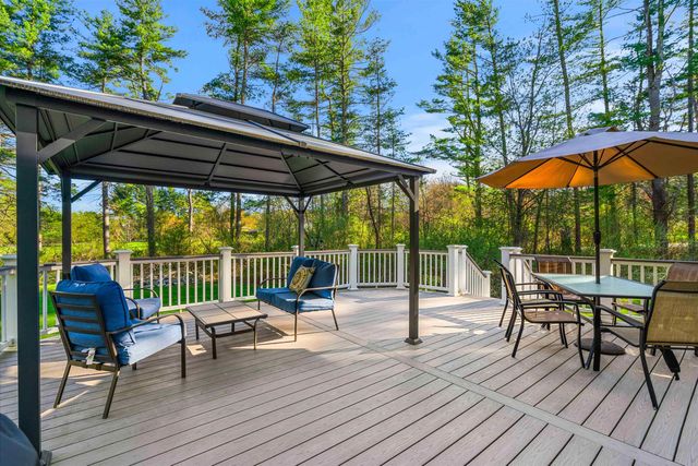 5 Spicebush Circle, Litchfield, NH 03052