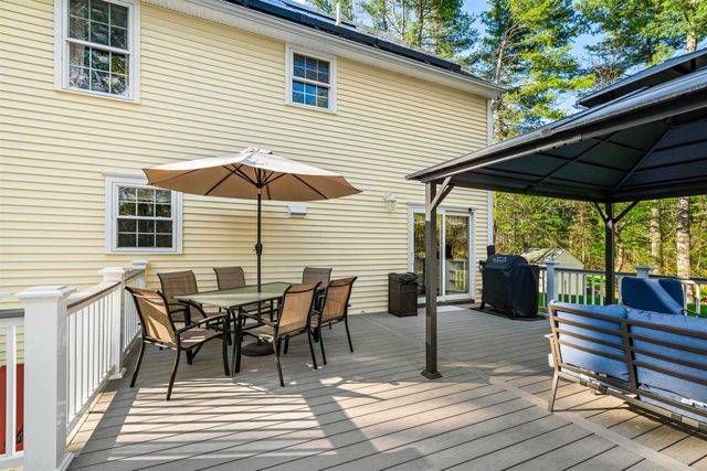 5 Spicebush Circle, Litchfield, NH 03052