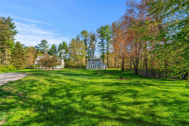 5 Spicebush Circle, Litchfield, NH 03052
