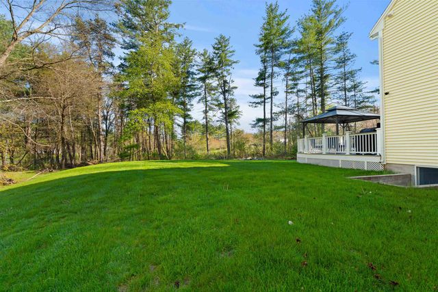 5 Spicebush Circle, Litchfield, NH 03052