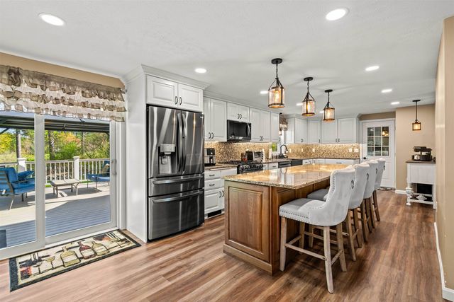 5 Spicebush Circle, Litchfield, NH 03052