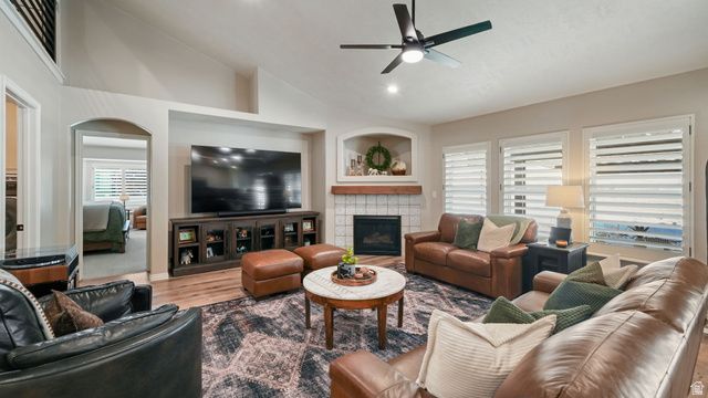 12692 S MERRYVALE CIR, Riverton, UT 84065