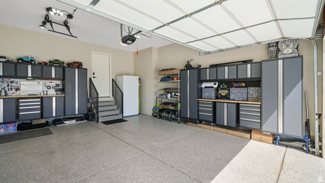 12692 S MERRYVALE CIR, Riverton, UT 84065