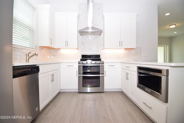 635 RUM RUNNER Way, St. Johns, FL 32259