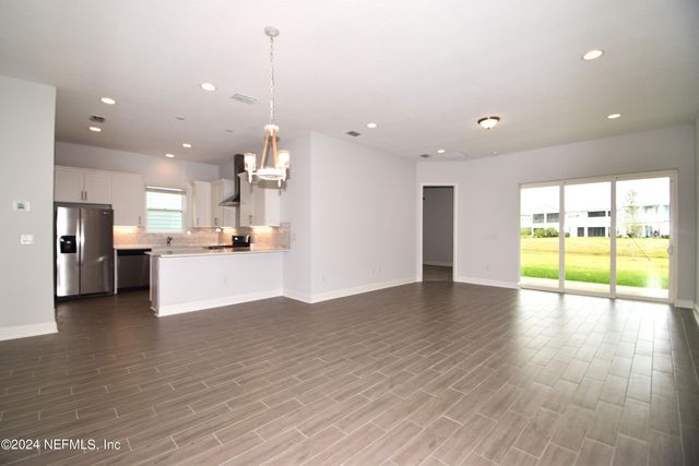 635 RUM RUNNER Way, St. Johns, FL 32259