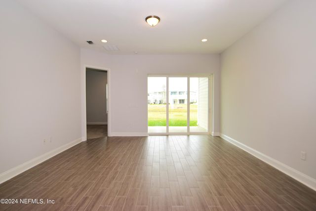 635 RUM RUNNER Way, St. Johns, FL 32259