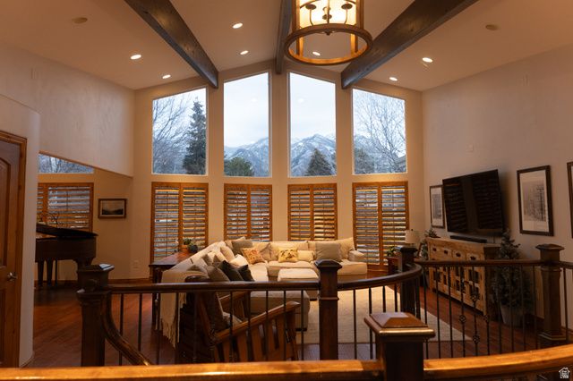 8867 S EASTHILLS DR, Sandy, UT 84093