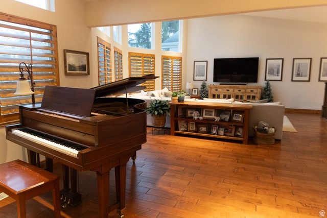 8867 S EASTHILLS DR, Sandy, UT 84093