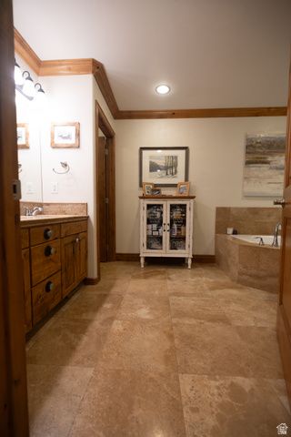 8867 S EASTHILLS DR, Sandy, UT 84093