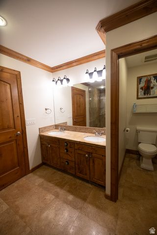 8867 S EASTHILLS DR, Sandy, UT 84093