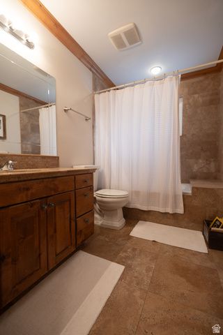 8867 S EASTHILLS DR, Sandy, UT 84093