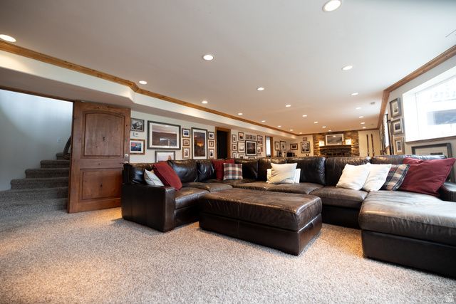 8867 S EASTHILLS DR, Sandy, UT 84093