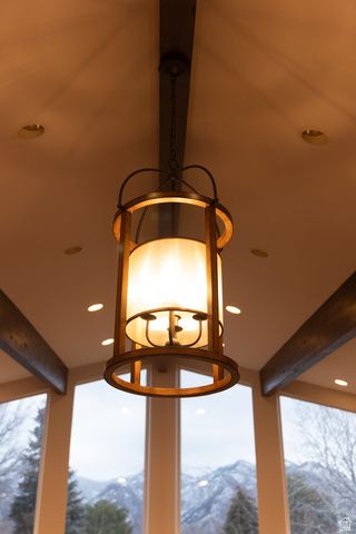 8867 S EASTHILLS DR, Sandy, UT 84093