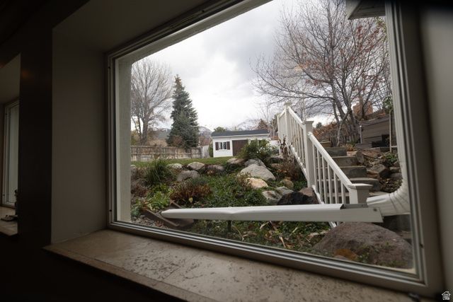 8867 S EASTHILLS DR, Sandy, UT 84093