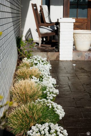 8867 S EASTHILLS DR, Sandy, UT 84093