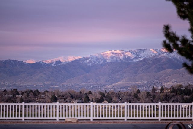 8867 S EASTHILLS DR, Sandy, UT 84093