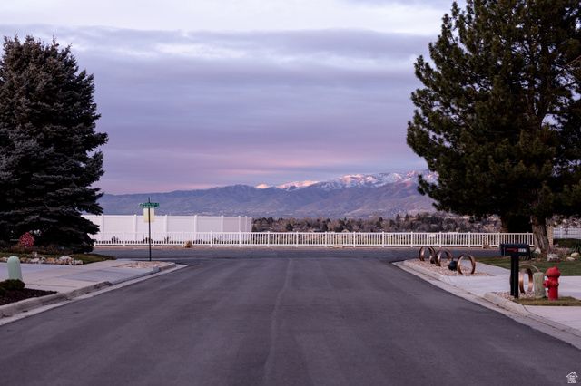 8867 S EASTHILLS DR, Sandy, UT 84093