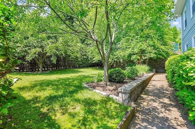 25 Brayton Rd 25, Boston, MA 02135