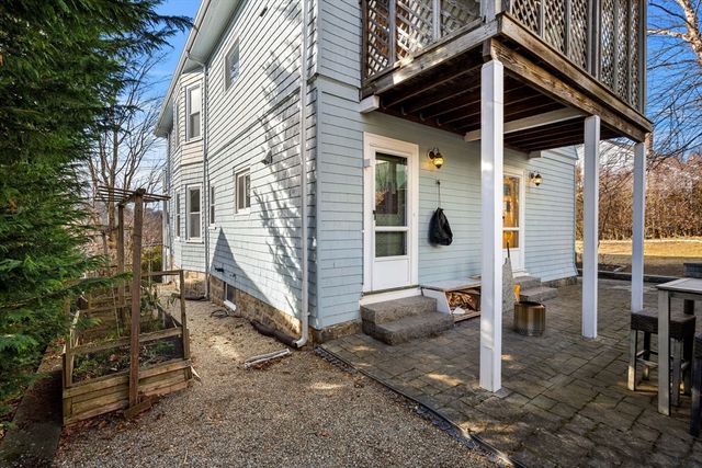 25 Brayton Rd 25, Boston, MA 02135