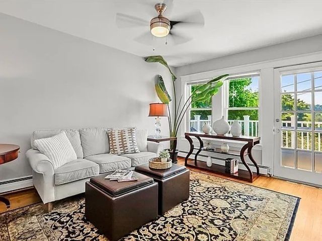 25 Brayton Rd 25, Boston, MA 02135