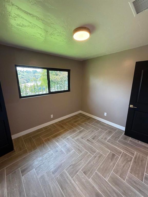 519 Camelot Dr, Oceanside, CA 92054 — photo 3