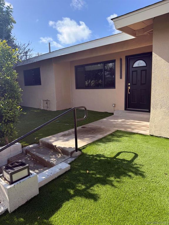 519 Camelot Dr, Oceanside, CA 92054 — photo 4