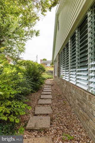 222 HARVEST LANE, Chambersburg, PA 17202