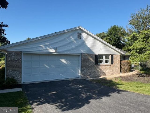 222 HARVEST LANE, Chambersburg, PA 17202