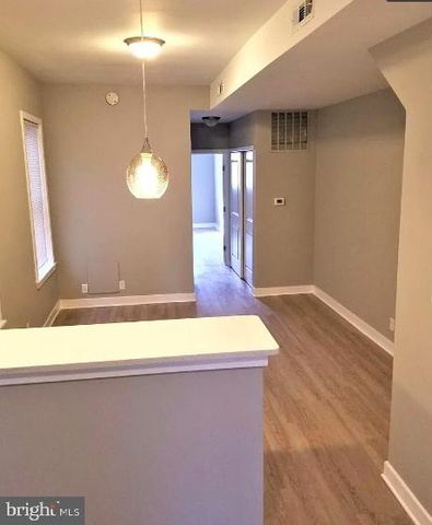 2142 S BROAD ST, Philadelphia, PA 19145