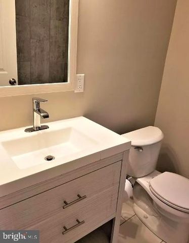 2142 S BROAD ST, Philadelphia, PA 19145