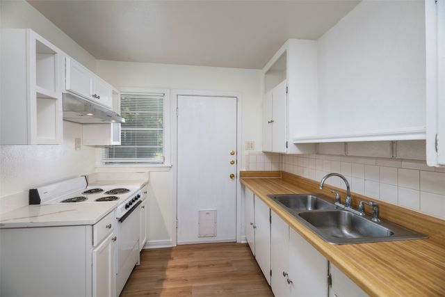 8639 San Benito Way, Dallas, TX 75218