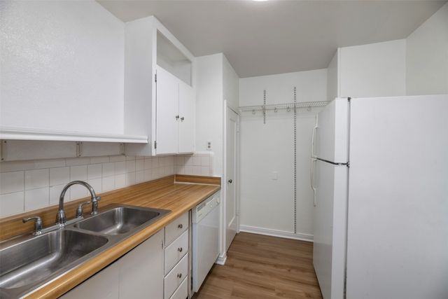 8639 San Benito Way, Dallas, TX 75218