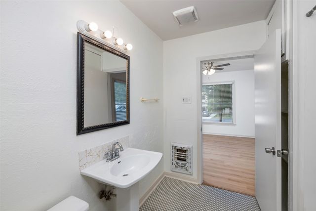 8639 San Benito Way, Dallas, TX 75218
