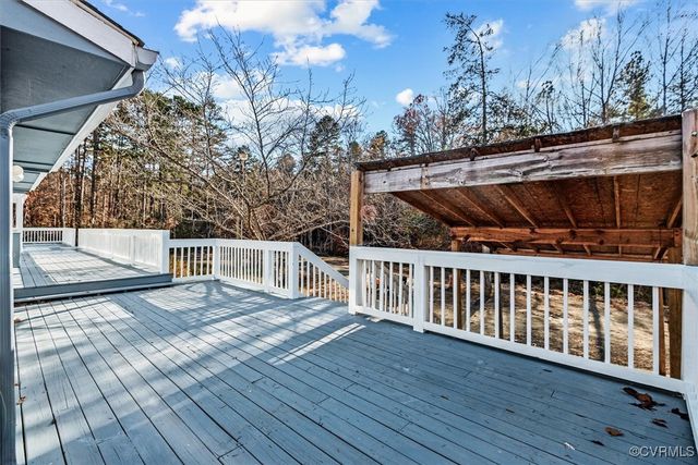 200 Weise Dr, Louisa, VA 23093