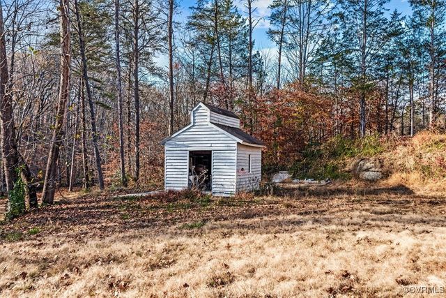 200 Weise Dr, Louisa, VA 23093