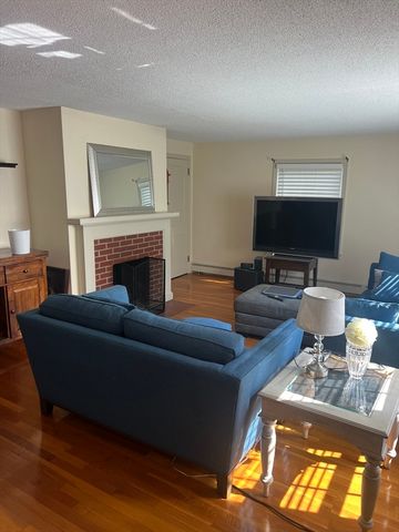 109 Eddywood St, Springfield, MA 01118