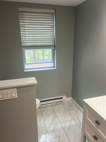 109 Eddywood St, Springfield, MA 01118