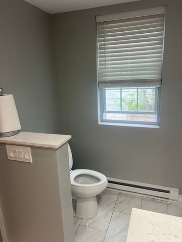 109 Eddywood St, Springfield, MA 01118