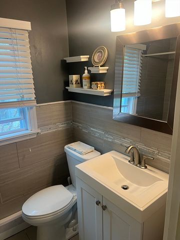 109 Eddywood St, Springfield, MA 01118