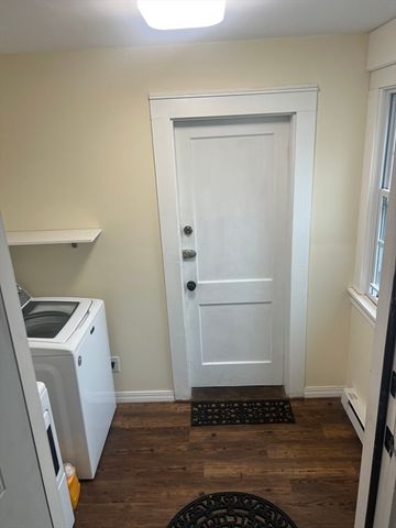 109 Eddywood St, Springfield, MA 01118