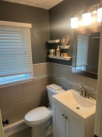 109 Eddywood St, Springfield, MA 01118