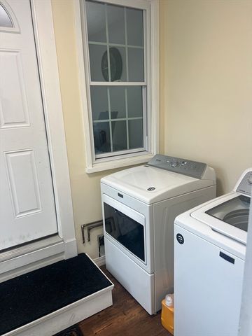 109 Eddywood St, Springfield, MA 01118