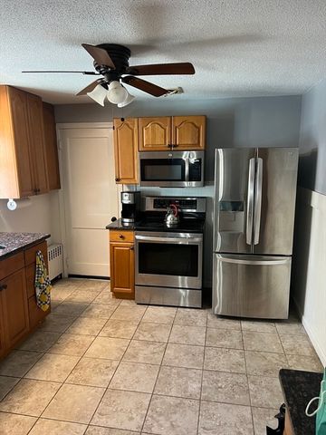 109 Eddywood St, Springfield, MA 01118