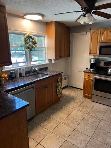 109 Eddywood St, Springfield, MA 01118