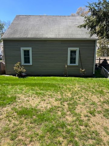 109 Eddywood St, Springfield, MA 01118