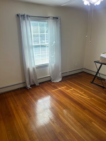 109 Eddywood St, Springfield, MA 01118
