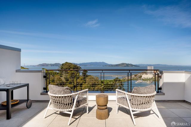 37 Meadow Drive 5, San Francisco, CA 94130