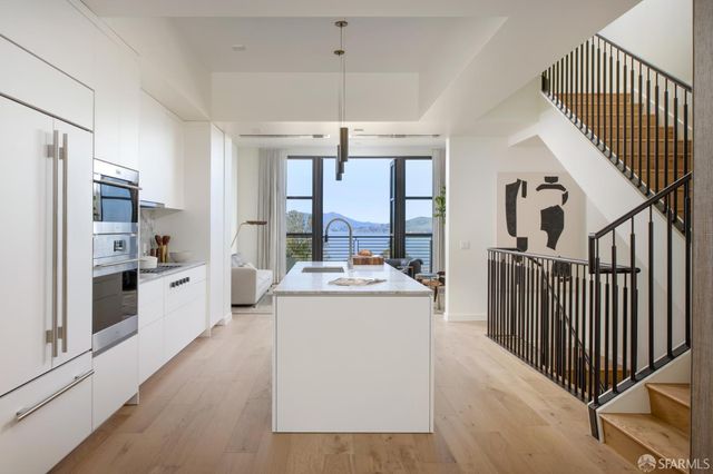37 Meadow Drive 5, San Francisco, CA 94130