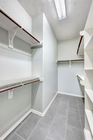 7827 Shady Villa Cove, Houston, TX 77055