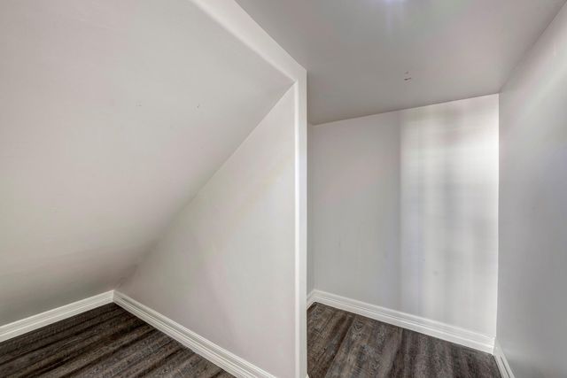 7827 Shady Villa Cove, Houston, TX 77055